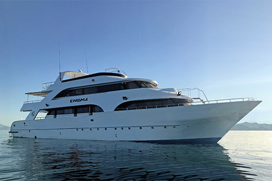 photo-small-yacht-enigma-01